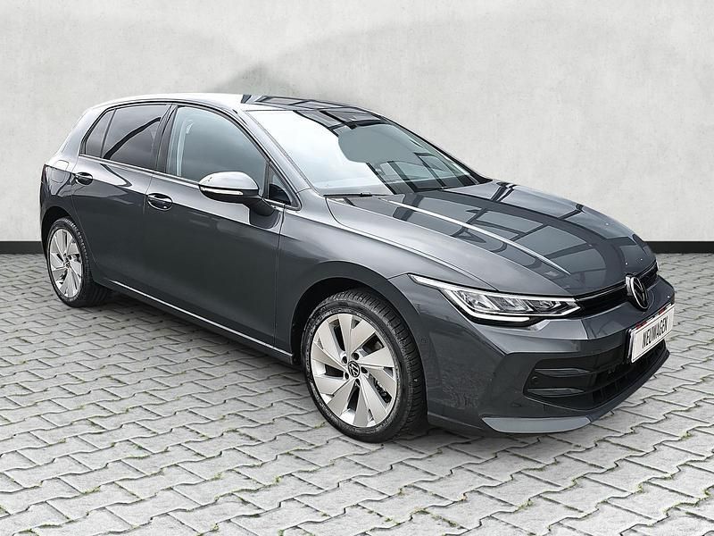 Delfingrau metallic Gebraucht 2024 VW Golf VIII | 30.380 € (Fairer Preis) - Bild 1/4