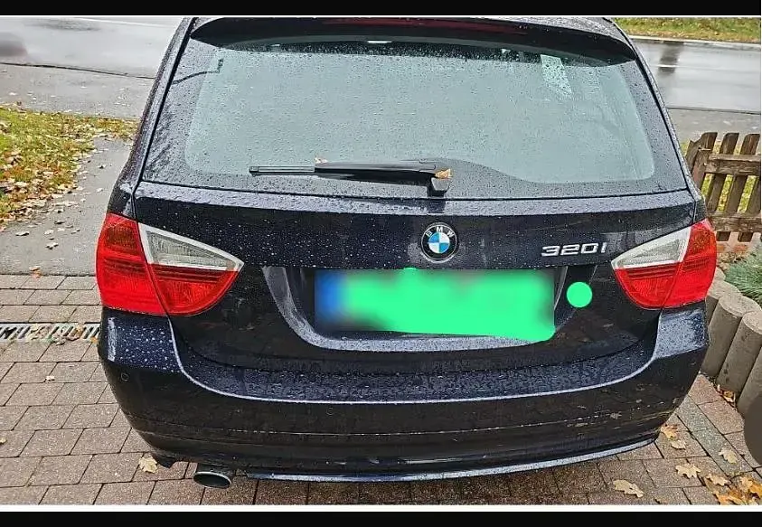 Gebraucht BMW 320 150 PS (110 kW) 2006 Blau Kombi