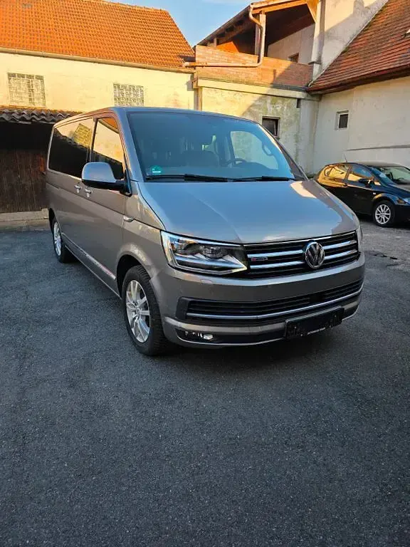 Gebraucht VW Multivan 204 PS (150 kW) 2018 Grau Van / Kleinbus