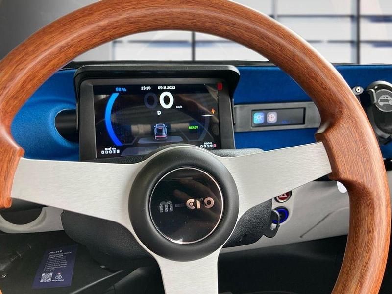 Neu Micro Microlino 13 kW (18 PS) 2025 Blau Kleinwagen