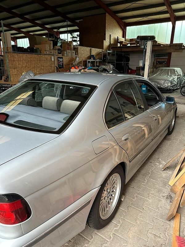 Gebraucht BMW 528 193 PS (141 kW) 1997 Silber Limousine