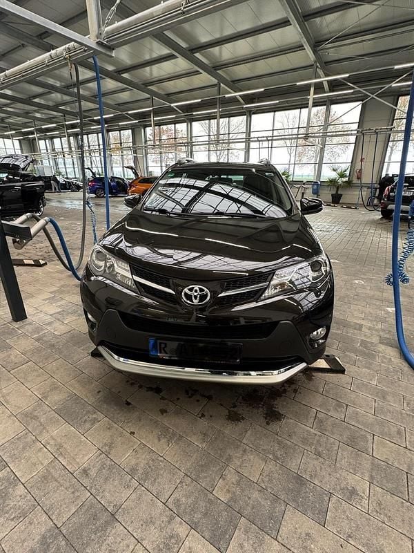 Braun Gebraucht 2015 Toyota RAV4 SUV | 15.890 € (Fairer Preis) - Bild 1/4