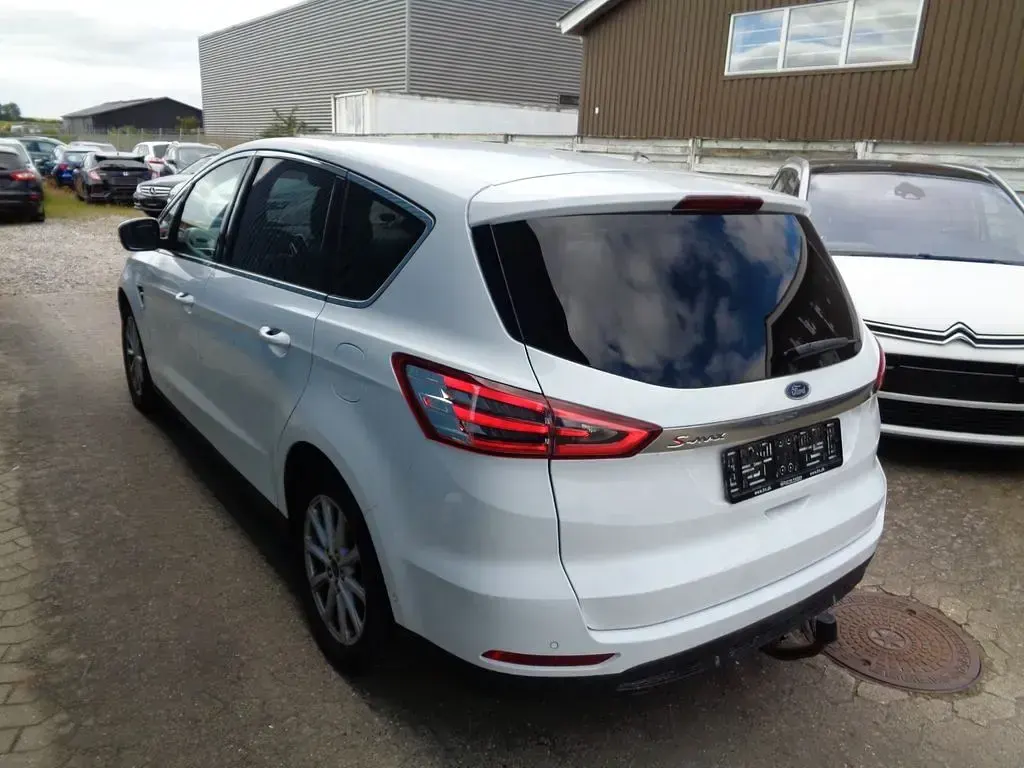 Gebraucht Ford S-MAX Titanium 150 PS (110 kW) 2018 Weiß Van / Kleinbus