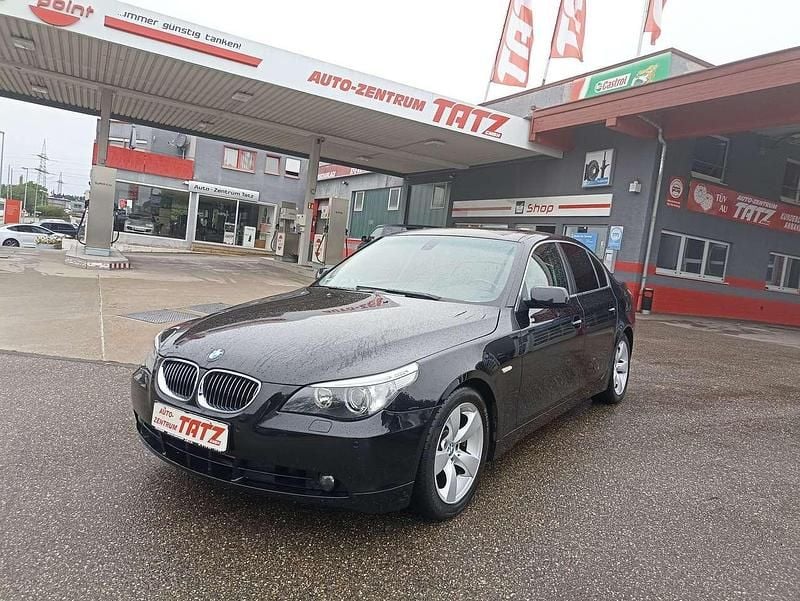Black sapphire metallic Gebraucht 2005 BMW 525 Limousine | 4.490 € (Fairer Preis) - Bild 1/4