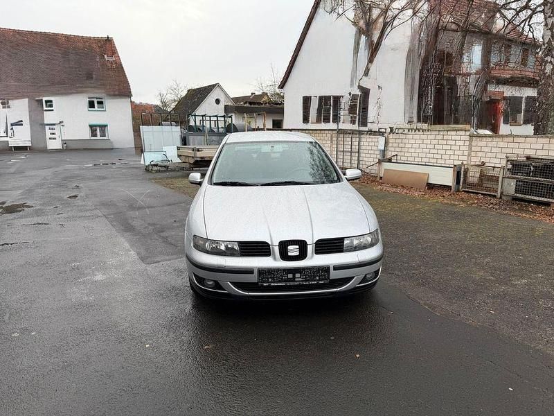 Gebraucht Seat Leon 105 PS (77 kW) 2000 Silber Kleinwagen