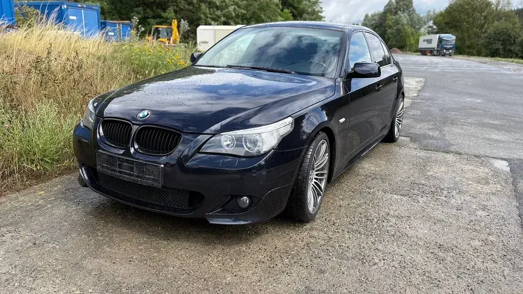 Gebraucht BMW 550 Sport Line 367 PS (269 kW) 2006 Schwarz Limousine
