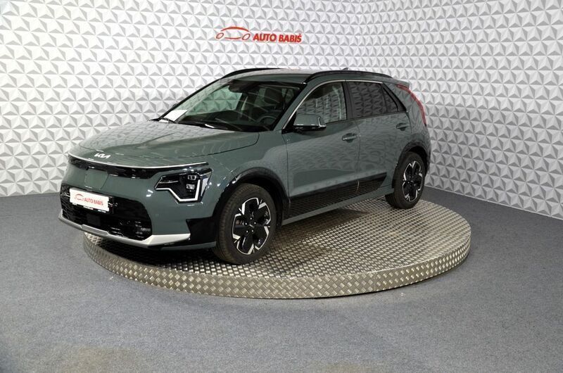 Grau Gebraucht 2023 Kia e-Niro Vision SUV | 32.336 € (Teuer) - Bild 1/4