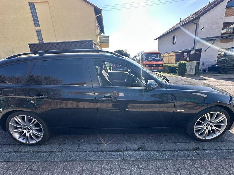 Gebraucht BMW 320 170 PS (125 kW) 2007 Schwarz Kombi