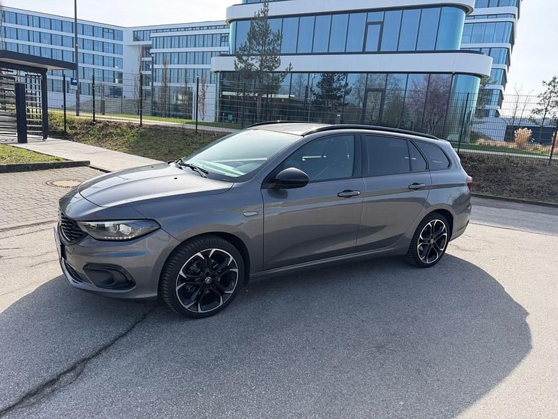 Gebraucht Fiat Tipo S 120 PS (88 kW) 2019 Grau Kombi