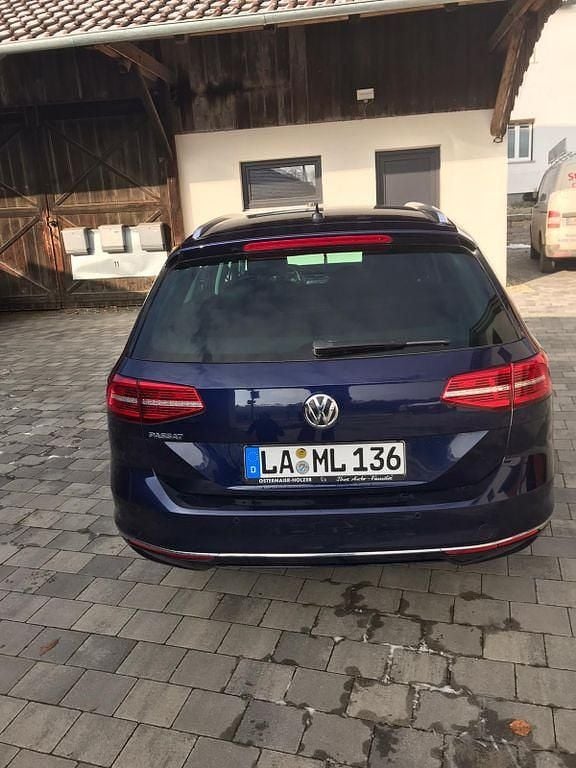 Gebraucht VW Passat Trendline 150 PS (110 kW) 2017 Blau Kombi