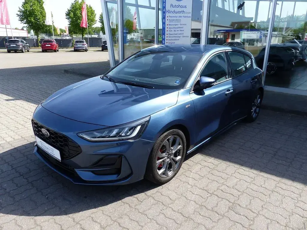 Gebraucht Ford Focus ST-Line 116 PS (85 kW) 2025 Chromablau metallic Limousine