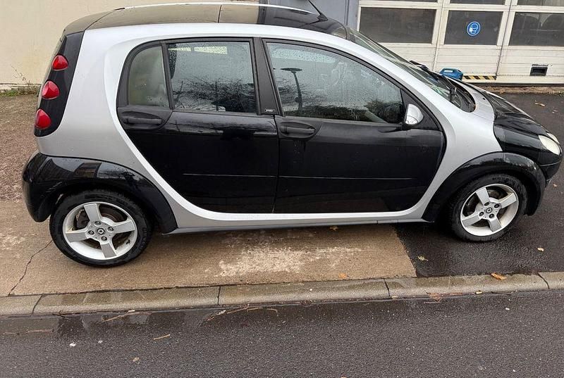 Schwarz Gebraucht 2004 Smart ForFour Passion Kleinwagen | 2.400 € (Teuer) - Bild 1/4