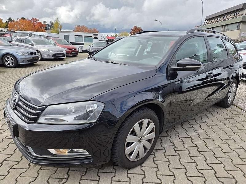 Schwarz Gebraucht 2011 VW Passat Comfortline Kombi | 2.800 € (Superpreis) - Bild 1/4
