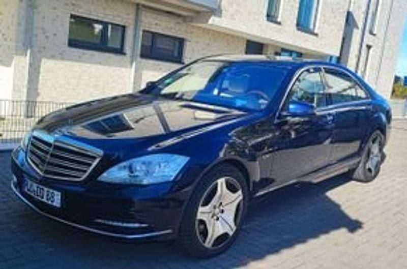 Blau Gebraucht 2013 Mercedes S600 Maybach Limousine | 36.500 € - Bild 1/4