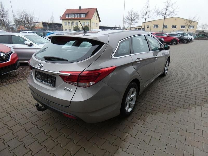 Gebraucht Hyundai i40 Classic 135 PS (99 kW) 2017 Grau Kombi