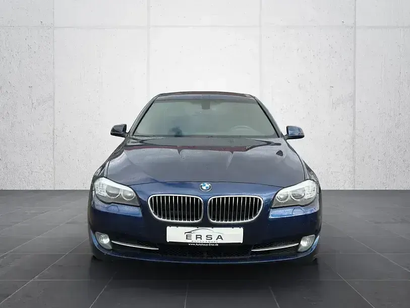 Second-hand BMW 525 218 CP (160 kW) 2013 Albastru Berlinǎ