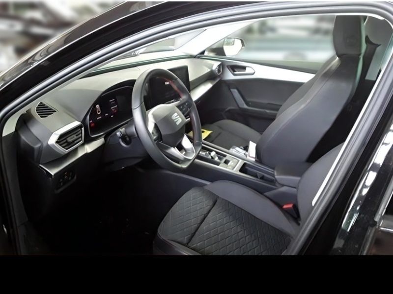 Schwarz Gebraucht 2024 Seat Leon FR Van / Kleinbus | 29.501 € (Etwas zu teuer) - Bild 1/1