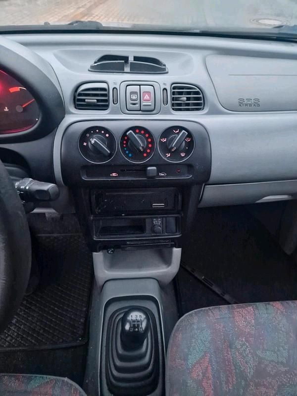 Gebraucht Nissan Micra 54 PS (39 kW) 1998 Grau Kleinwagen