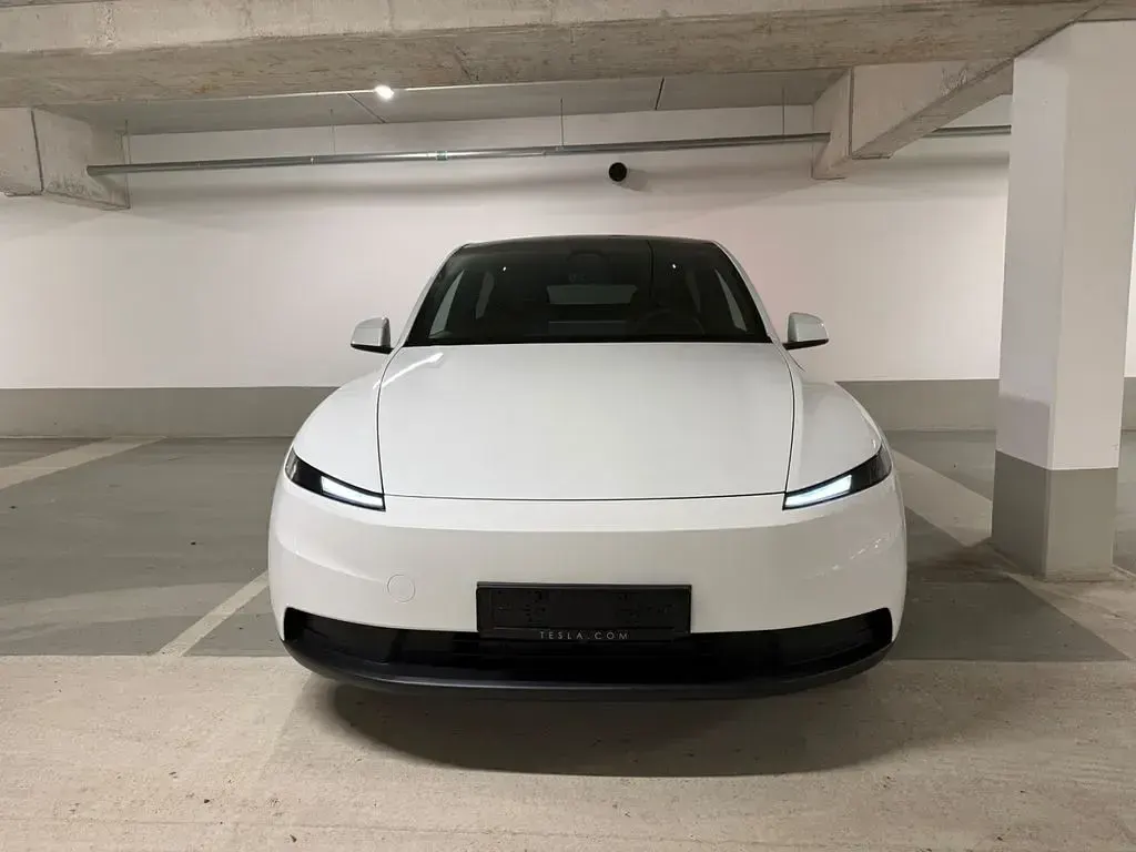 Gebraucht Tesla Model Y RWD 219 kW (299 PS) 2026 Weiß SUV