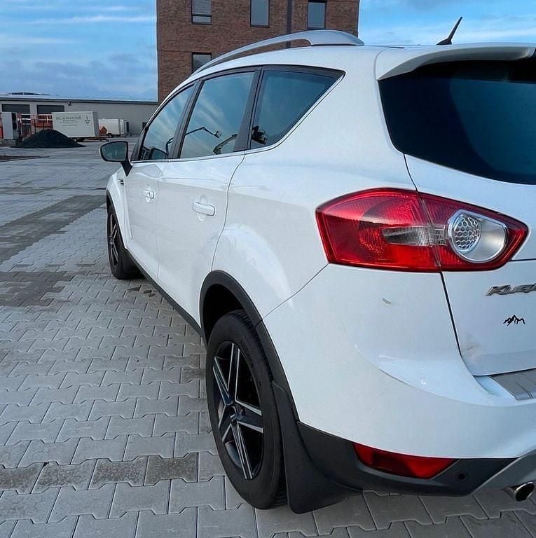 Gebraucht Ford Kuga Individual 140 PS (102 kW) 2012 Weiß SUV