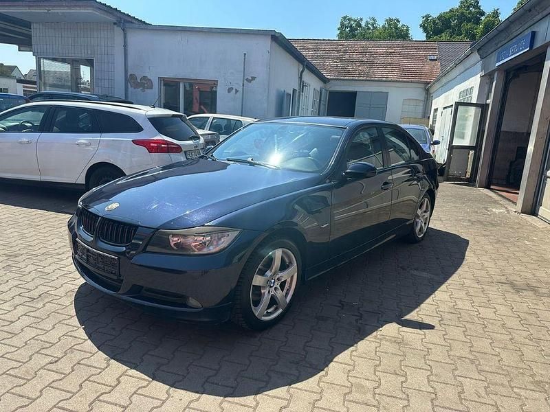 Blau Gebraucht 2006 BMW 318 Sport Line Limousine | 2.990 € (Guter Preis) - Bild 1/4