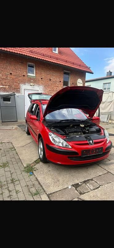 Rot Gebraucht 2002 Peugeot 307 Kombi | 1.000 € (Guter Preis) - Bild 1/4
