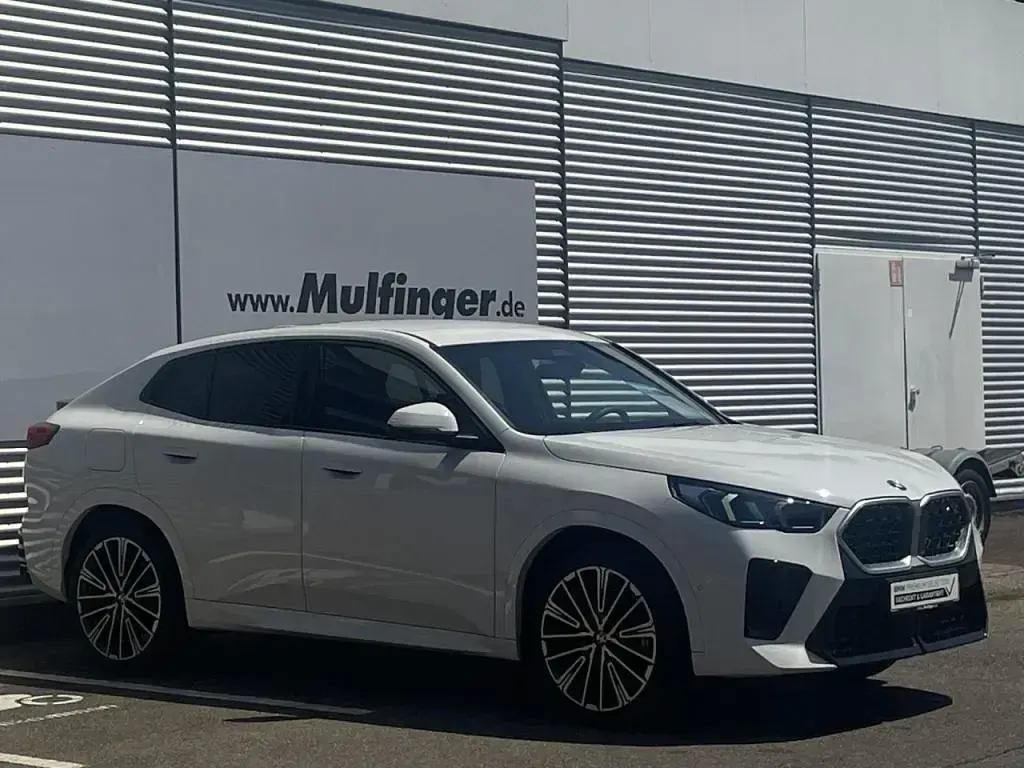 Gebraucht BMW X2 M Sport 163 PS (119 kW) 2025 Alpinweiss SUV