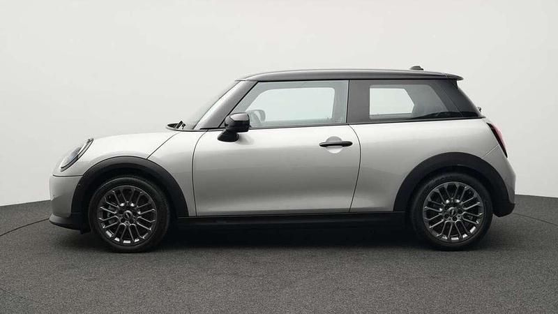 Gebraucht Mini Cooper Favoured 156 PS (114 kW) 2024 Grau Kleinwagen