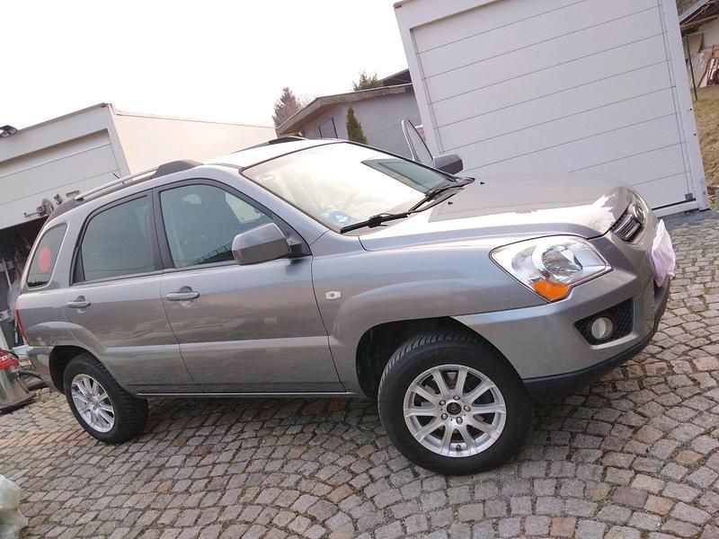 Grau Gebraucht 2008 Kia Sportage 2 SUV | 3.150 € (Guter Preis) - Bild 1/4