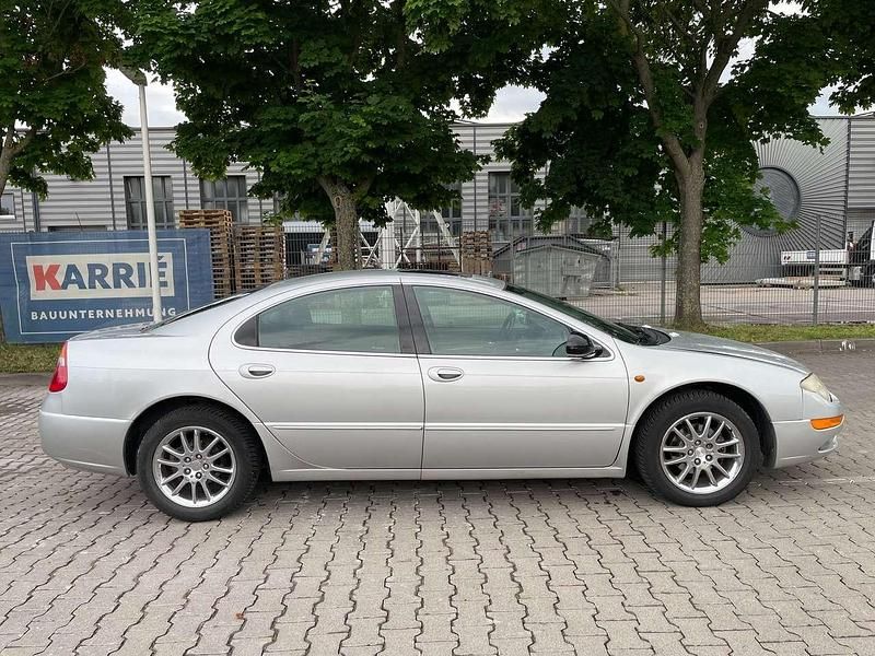 Usado Chrysler 300M 252 HP (185 kW) 2003 Cinzento Sedan