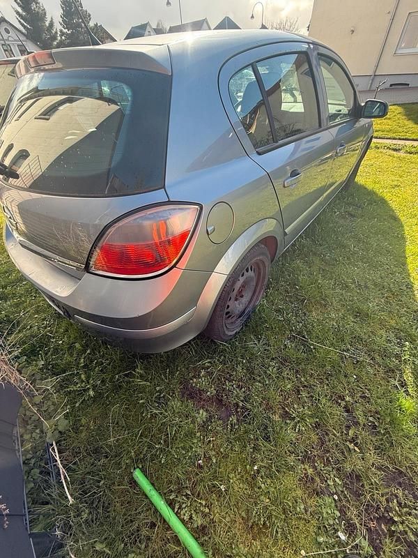 Gebraucht Opel Astra 2005 Grau Limousine