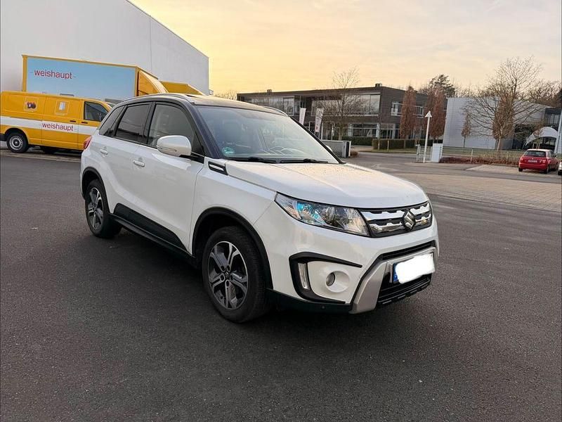 Weiß Gebraucht 2017 Suzuki Vitara SUV | 11.999 € (Guter Preis) - Bild 1/4