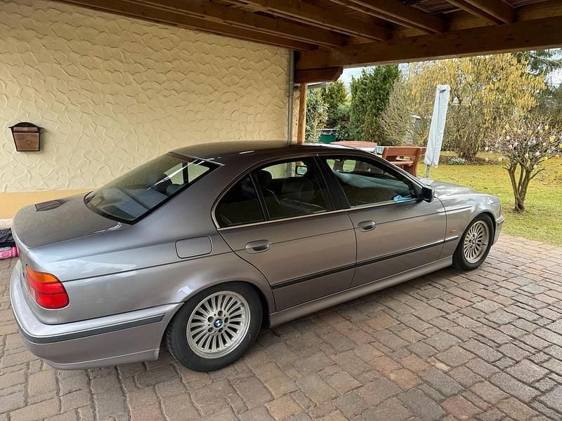 Gebraucht BMW 528 193 PS (141 kW) 1996 Silber Limousine