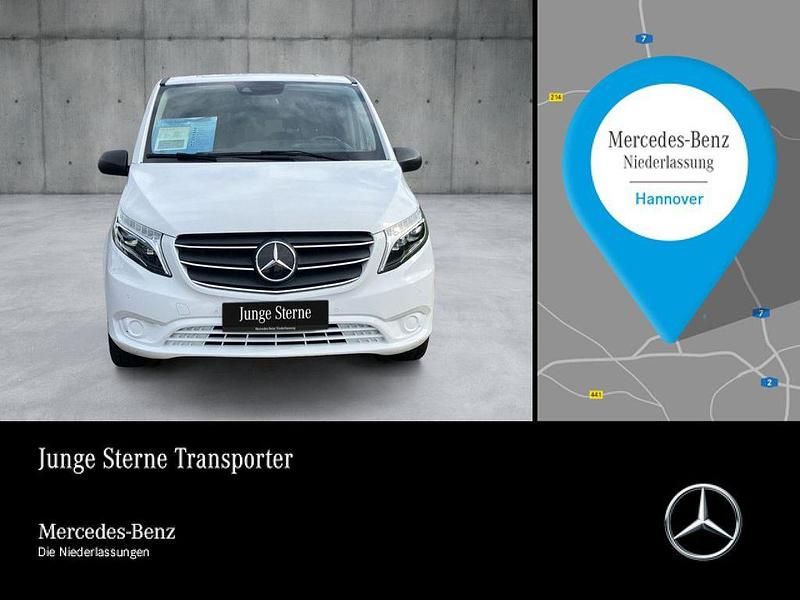 Weiß Gebraucht 2021 Mercedes Vito Van | 42.480 € (Teuer) - Bild 1/4
