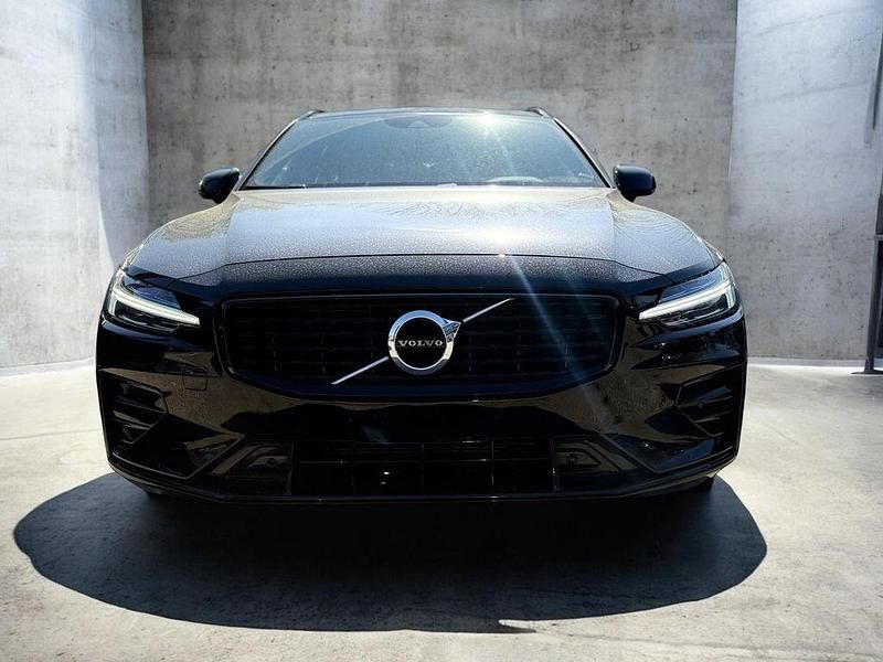 Gebraucht Volvo V60 R-Design 197 PS (144 kW) 2021 Schwarz Kombi