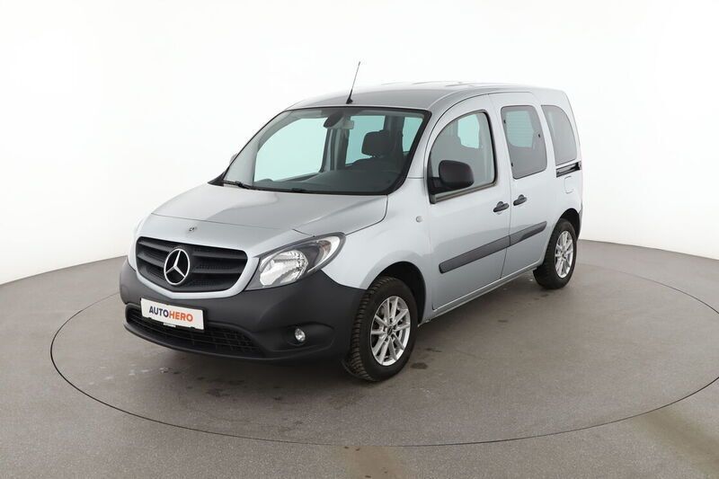 Grau Gebraucht 2019 Mercedes Citan 109 Kombi | 14.700 € (Fairer Preis) - Bild 1/4