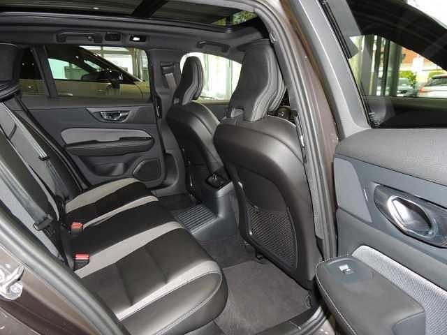 Gebraucht Volvo V60 Plus 253 PS (186 kW) 2022 Grau Kombi