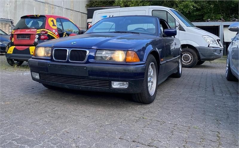 Blau Gebraucht 1994 BMW 328 Cabriolet Cabrio | 10.900 € - Bild 1/4