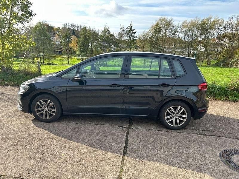 Schwarz Gebraucht 2019 VW Golf Sportsvan Van / Kleinbus | 18.000 € (Fairer Preis) - Bild 1/4