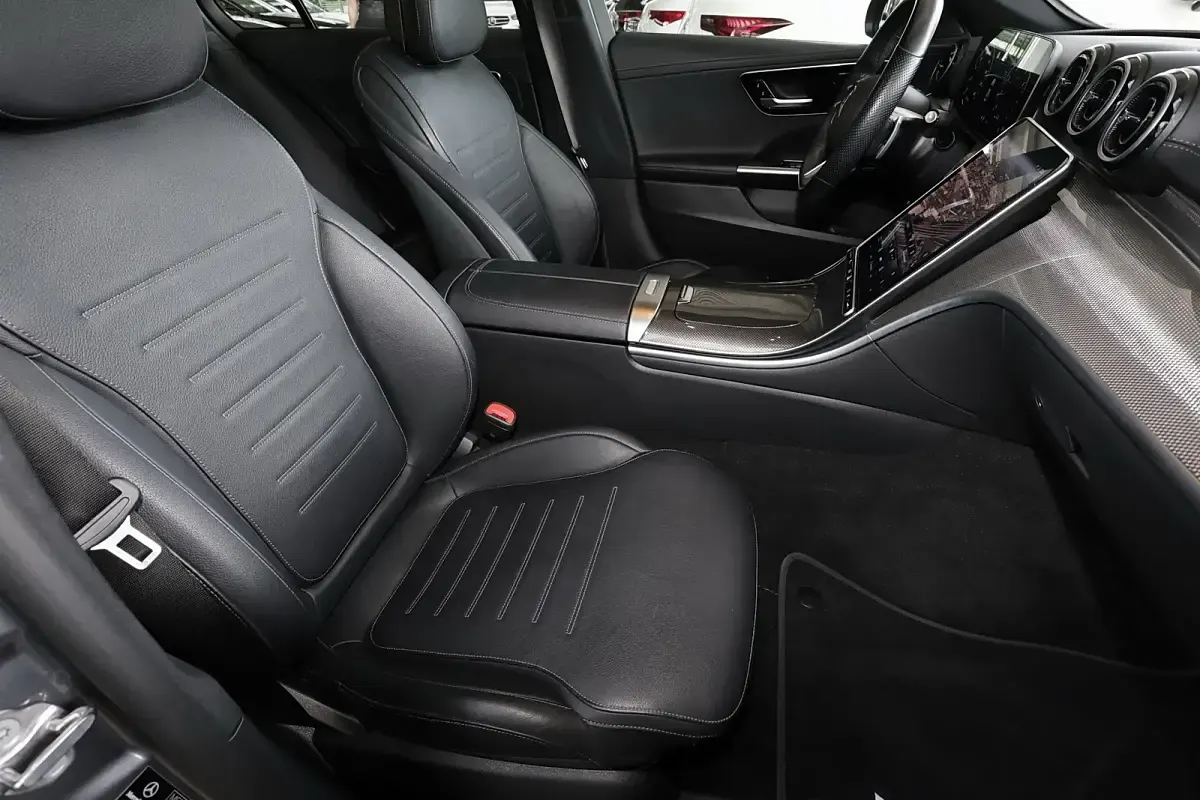 Gebraucht Mercedes C200 AMG 204 PS (150 kW) 2022 Selenitgrau metallic Limousine
