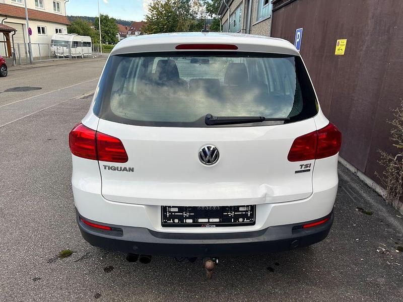 Gebraucht VW Tiguan Track & Field 160 PS (117 kW) 2012 Weiß SUV