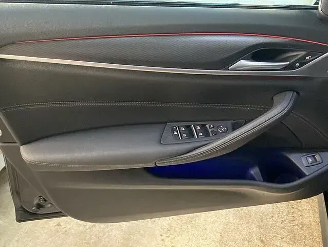 Gebraucht BMW 530 M Sport 286 PS (210 kW) 2023 Grau Kombi