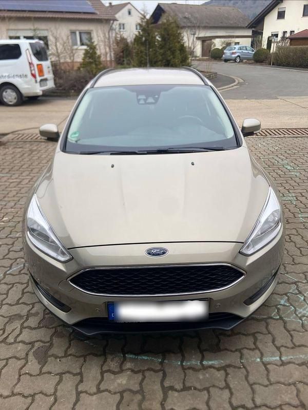 Gebraucht Ford Focus Business Edition 125 PS (91 kW) 2015 Gold Kombi