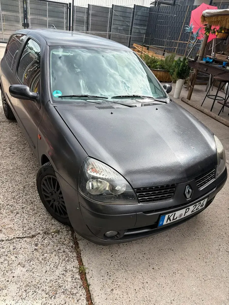 Gebraucht Renault Clio II 75 PS (55 kW) 2002 Schwarz Kleinwagen