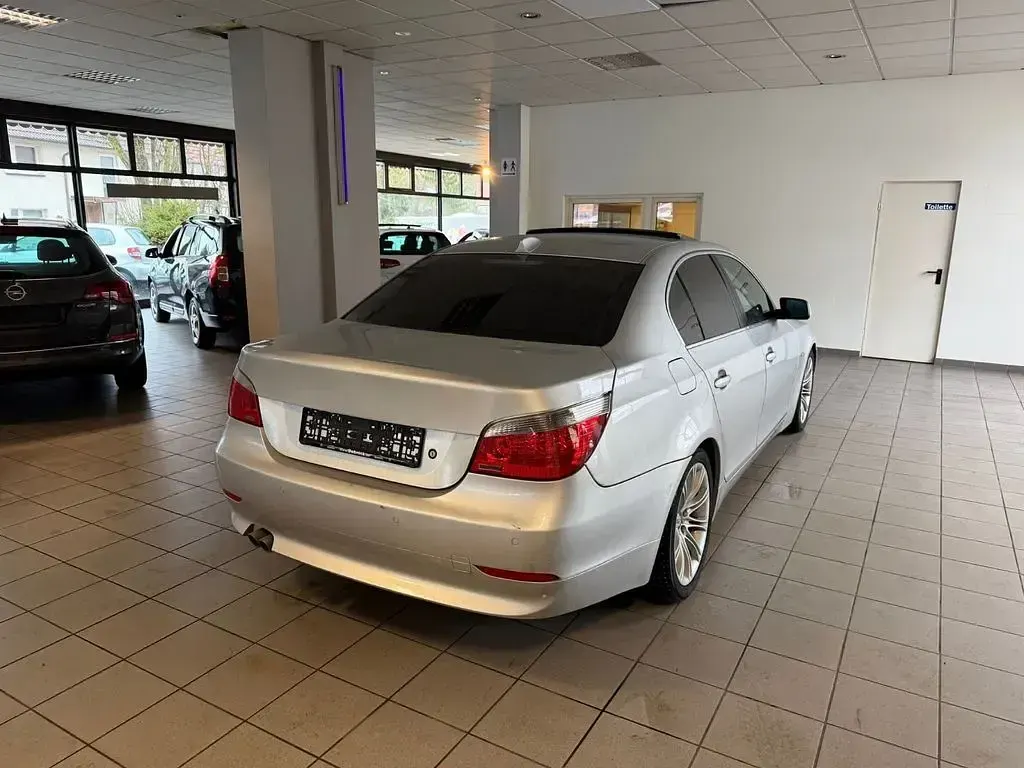 Gebraucht BMW 523 Advantage 177 PS (130 kW) 2006 Silber Limousine