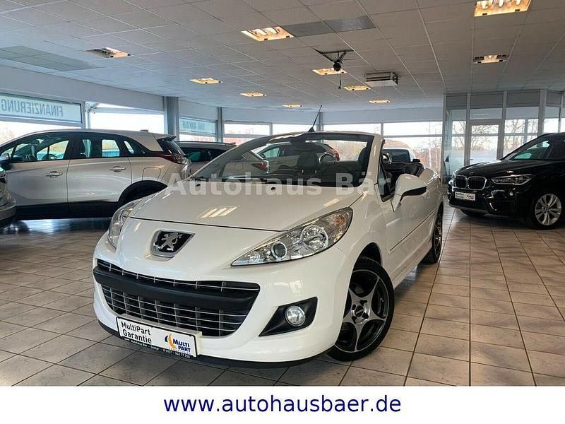 Weiß Gebraucht 2010 Peugeot 207 CC Platinum Cabrio | 7.990 € (Teuer) - Bild 1/4