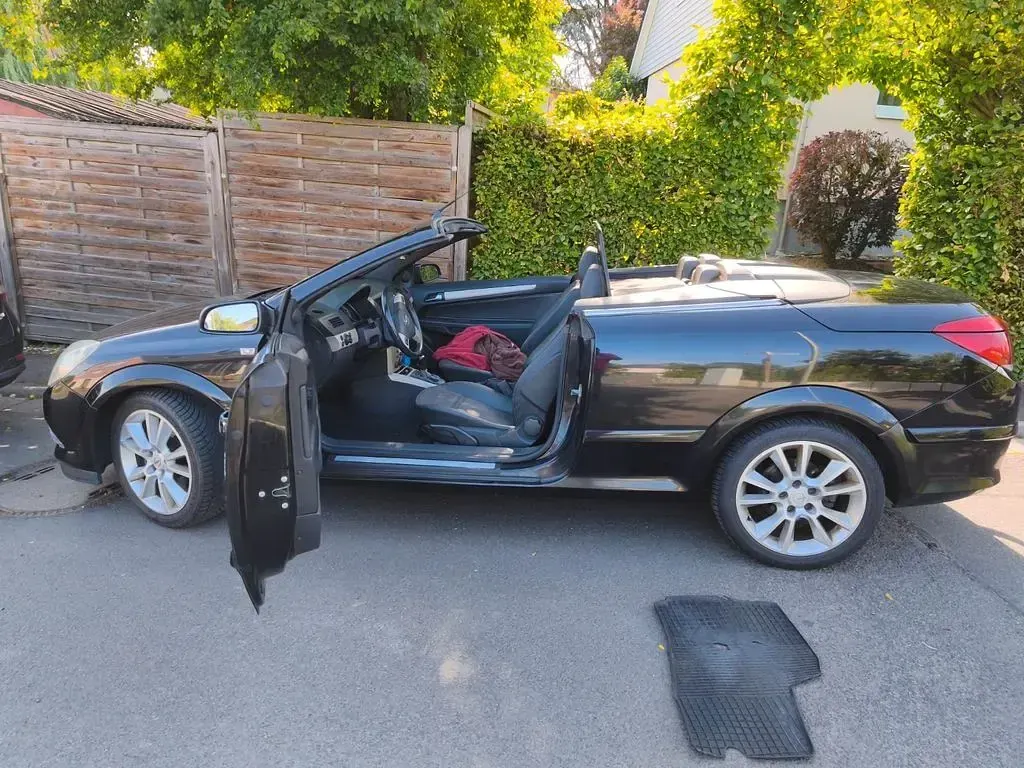 Gebraucht Opel Astra Edition 150 PS (110 kW) 2006 Schwarz Cabrio