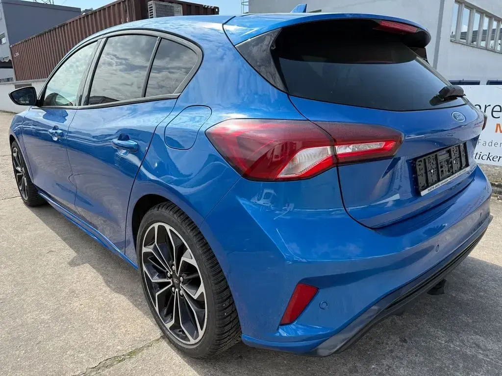 Gebraucht Ford Focus ST-Line 150 PS (110 kW) 2020 Blau Limousine