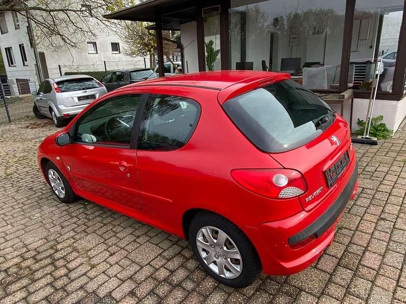 Gebraucht Peugeot 206 60 PS (44 kW) 2012 Rot Limousine