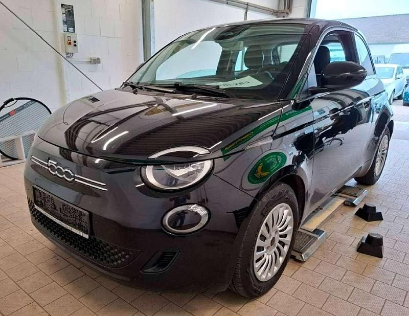 Schwarz Gebraucht 2021 Fiat 500e Action Kleinwagen | 11.989 € (Fairer Preis) - Bild 1/3